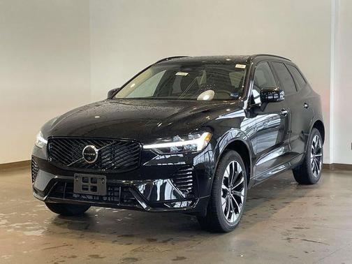 Onyx Black Metallic 2026 Volvo XC60 B5 Plus