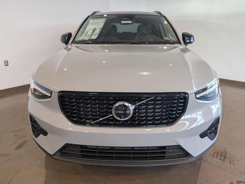 2026 Volvo XC40 B5 Ultra