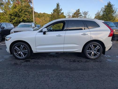 2021 Volvo XC60 T5 Momentum