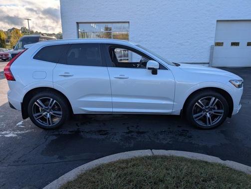 2021 Volvo XC60 T5 Momentum