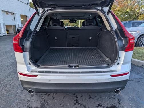 2021 Volvo XC60 T5 Momentum