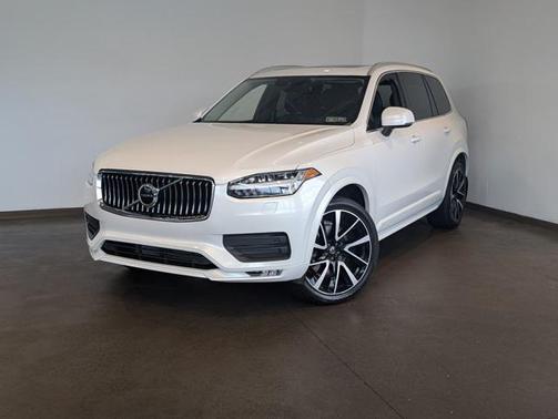 2021 Volvo XC90 T6 Momentum