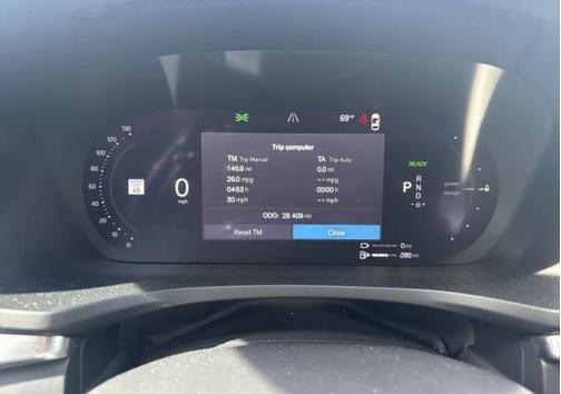 Vapour Grey Metallic 2025 Volvo S60 Plug-In Hybrid T8 Plus