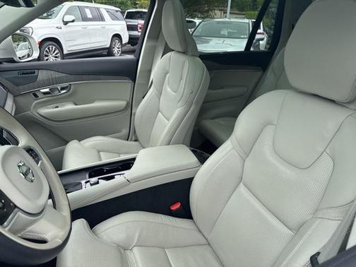 2022 Volvo XC90 T6 Inscription