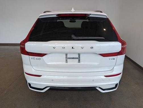 2025 Volvo XC60 Plug-In Hybrid T8 Core