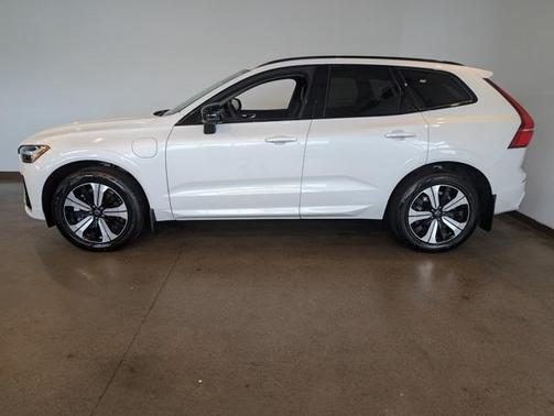 2025 Volvo XC60 Plug-In Hybrid T8 Core