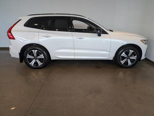 2025 Volvo XC60 Plug-In Hybrid T8 Core