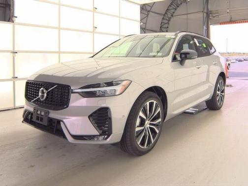 2025 Volvo XC60 B5 Plus