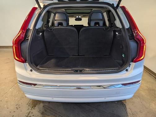 2024 Volvo XC90 B6 Plus Bright Theme 7-Seater