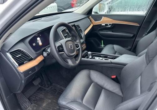 2024 Volvo XC90 B6 Plus Bright Theme 7-Seater