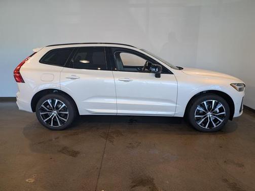 2025 Volvo XC60 Plug-In Hybrid T8 Plus