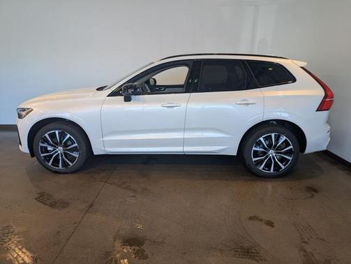 2025 Volvo XC60 Plug-In Hybrid T8 Plus