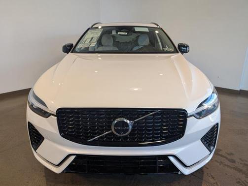 2025 Volvo XC60 Plug-In Hybrid T8 Plus