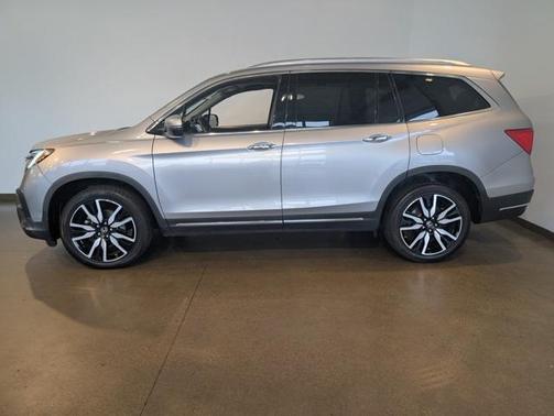 2019 Honda Pilot Touring 8-Passenger