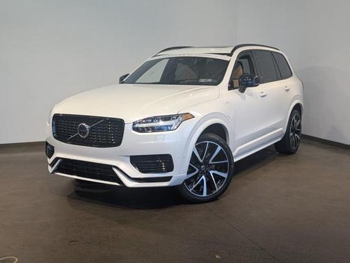 2023 Volvo XC90 Recharge Plug-In Hybrid T8 Ultimate Dark Theme 7-Seater