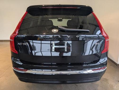 2024 Volvo XC90 B6 Plus Bright Theme 6-Seater