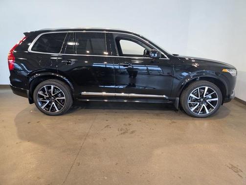 2024 Volvo XC90 B6 Plus Bright Theme 6-Seater