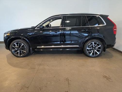 2024 Volvo XC90 B6 Plus Bright Theme 6-Seater