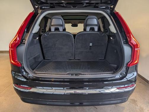 2024 Volvo XC90 B6 Plus Bright Theme 6-Seater