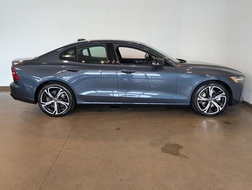 2025 Volvo S60 B5 Core