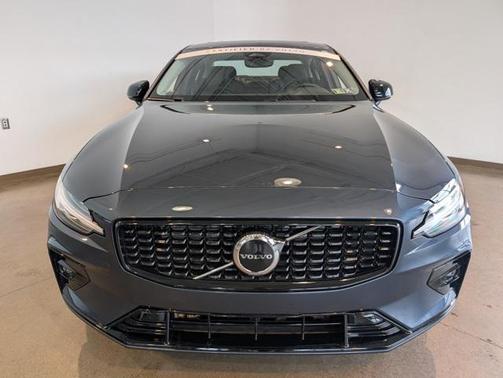 2025 Volvo S60 B5 Core