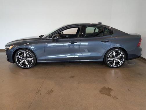 2025 Volvo S60 B5 Core