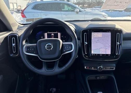 2023 Volvo XC40 B5 Plus Dark Theme