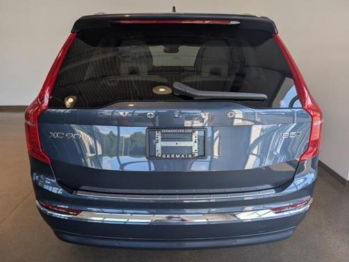 2025 Volvo XC90 B5 Plus