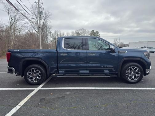 2022 GMC Sierra 1500 SLT