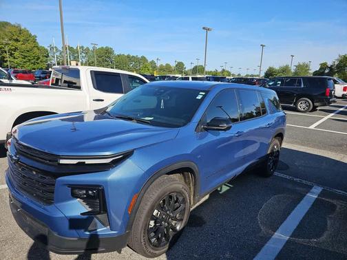 2024 Chevrolet Traverse LS