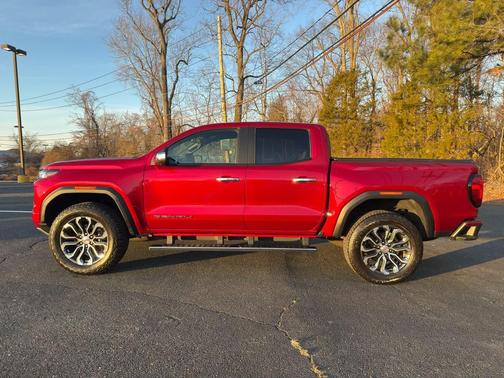 2024 GMC Canyon Denali