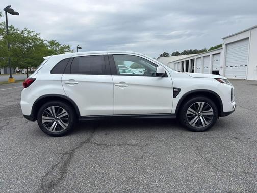 Pearl White 2020 Mitsubishi Outlander Sport 2.0 ES