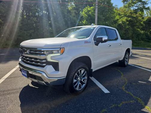 Iridescent Pearl Tricoat 2022 Chevrolet Silverado 1500 LTZ
