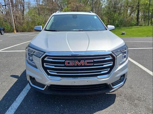 Quicksilver Metallic 2022 GMC Terrain SLT