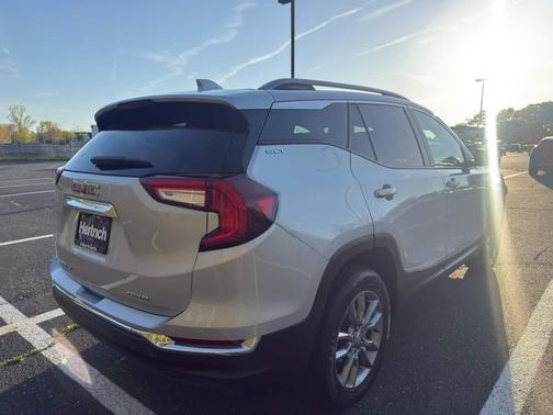 2022 GMC Terrain SLT