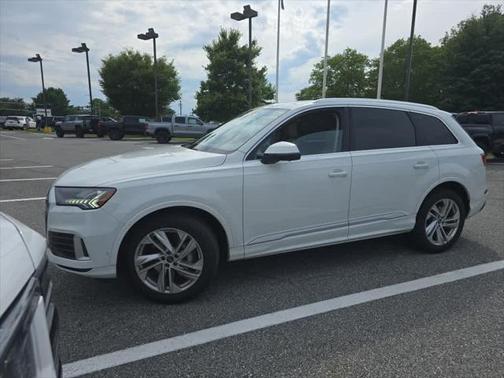 2023 Audi Q7 55 Premium Plus