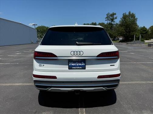 2023 Audi Q7 55 Premium Plus