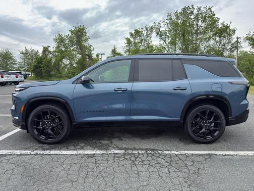 Lakeshore Blue Metallic 2024 Chevrolet Traverse RS