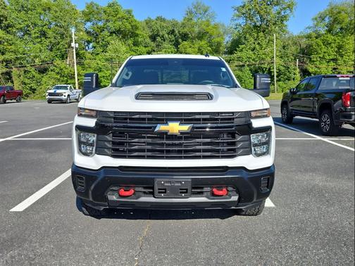 Summit White 2025 Chevrolet Silverado 2500 WT