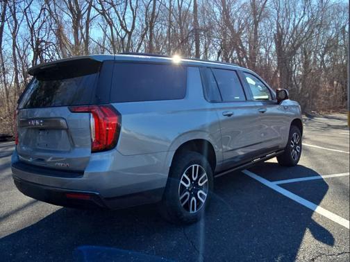 2024 GMC Yukon XL 4WD AT4