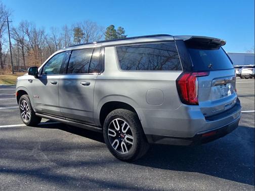 2024 GMC Yukon XL 4WD AT4