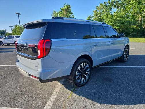 Glacier Gray Metallic TriCoat 2025 Ford Expedition Max Platinum