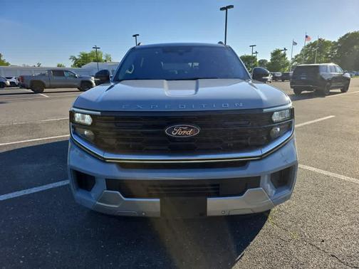 Glacier Gray Metallic TriCoat 2025 Ford Expedition Max Platinum