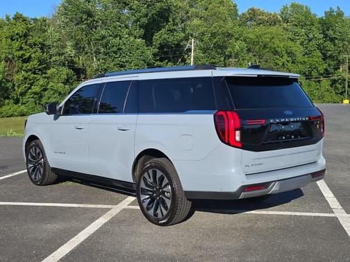 Glacier Gray Metallic TriCoat 2025 Ford Expedition Max Platinum