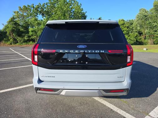 Glacier Gray Metallic TriCoat 2025 Ford Expedition Max Platinum