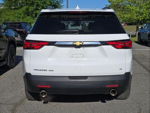 Summit White 2023 Chevrolet Traverse LT Leather