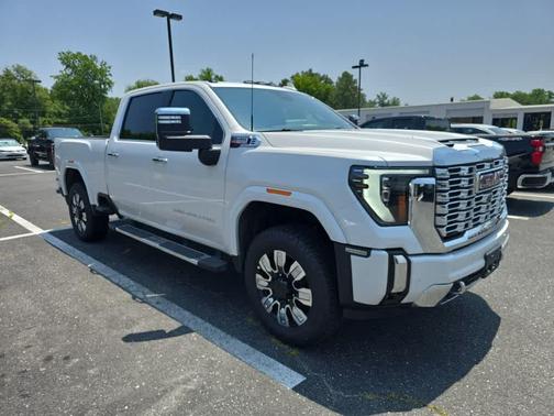 White Frost Tricoat 2025 GMC Sierra 2500 Denali