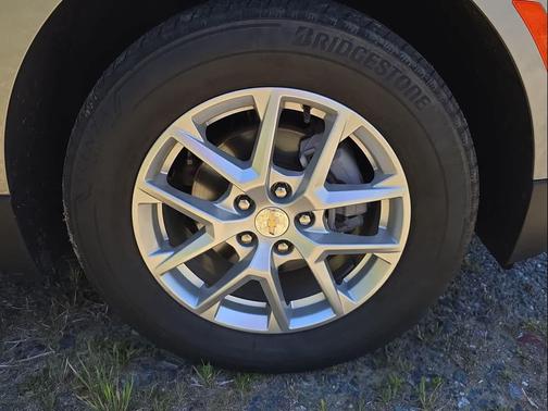 Sterling Gray Metallic 2024 Chevrolet Equinox 1LT