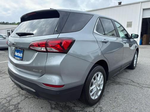 Sterling Gray Metallic 2024 Chevrolet Equinox 1LT