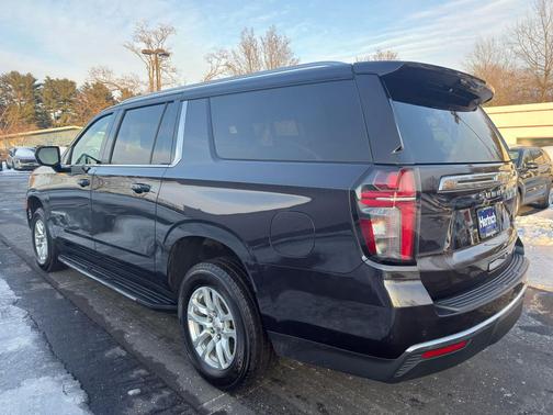 2024 Chevrolet Suburban LT